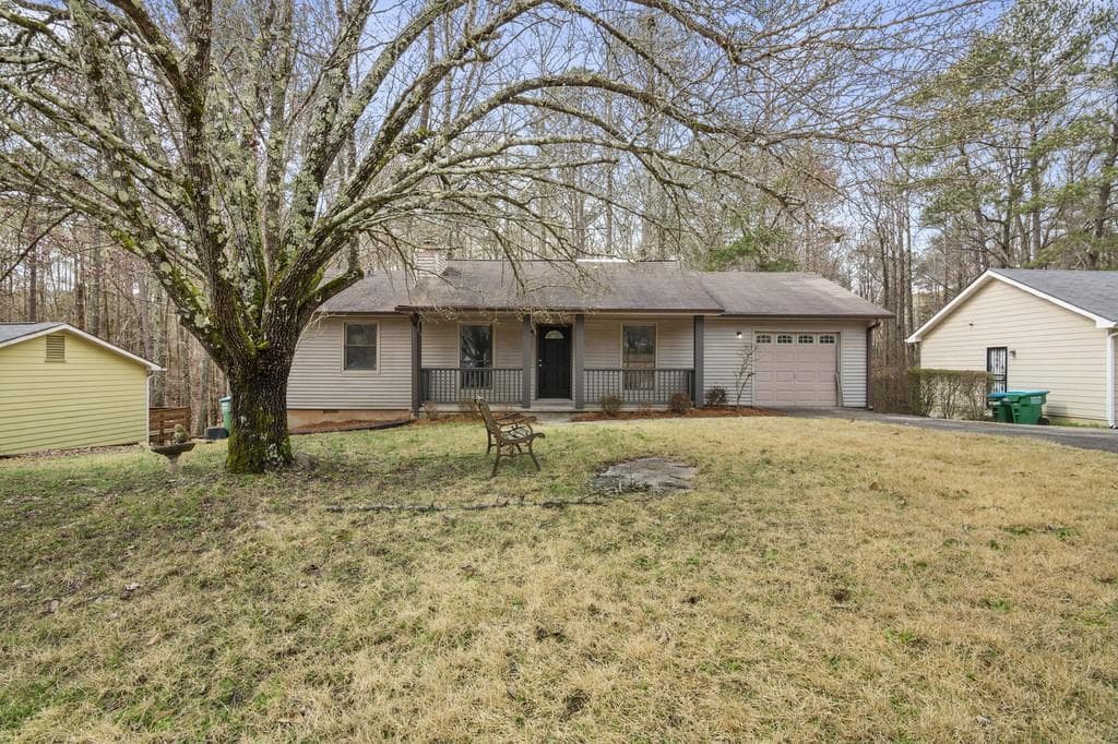 3 bedroom, 2 bathroom single family residence sold at 3884 FERNCLIFF Road, Snellville, GA 30039