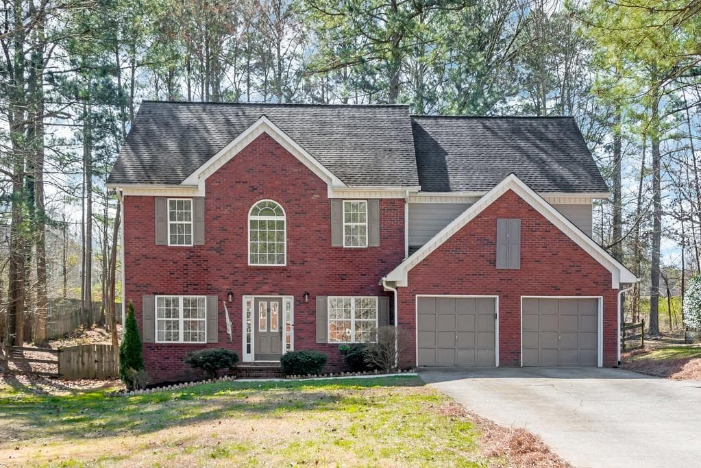 4 bedroom, 3 bathroom, 2,586 sq ft single family residence sold at 2308 Brafton Court, Acworth, GA 30101