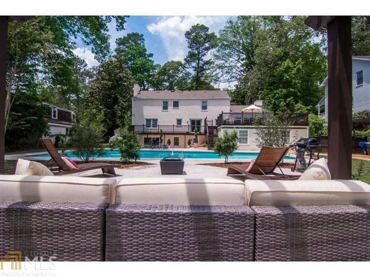 6 bedroom, 5 bathroom, 5,805 sq ft single family residence sold at 2543 Northside Drive, Atlanta, GA 30305