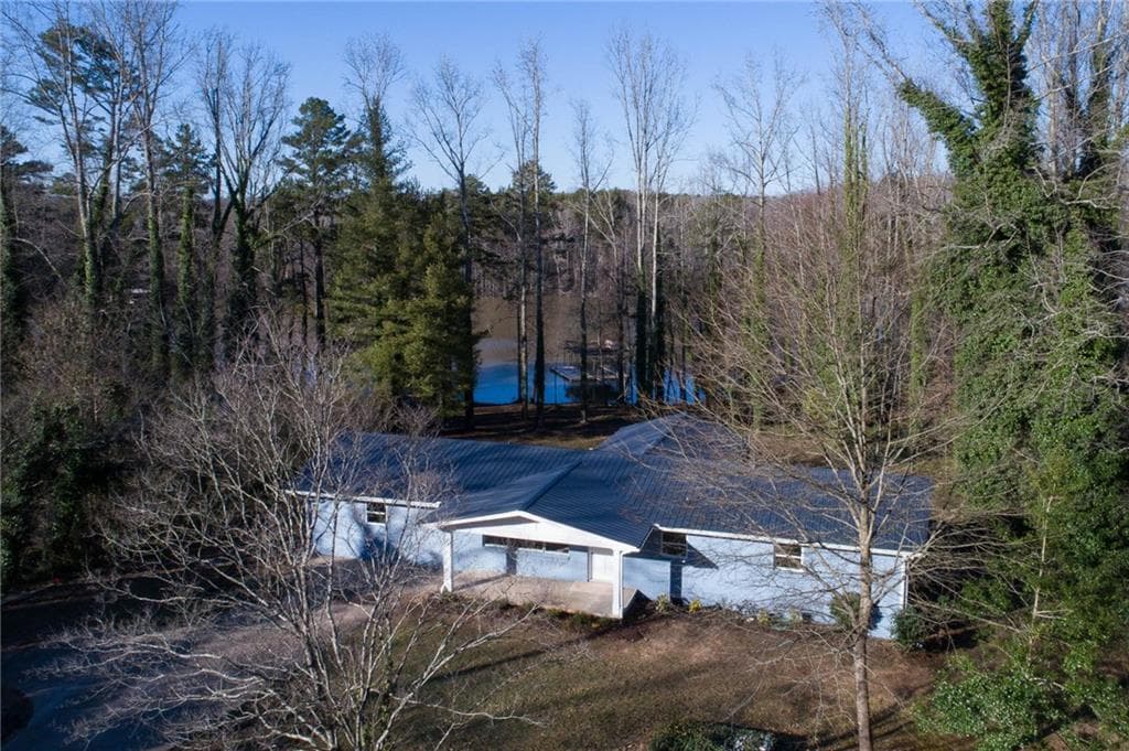 4 bedroom, 3 bathroom, 2,050 sq ft single family residence sold at 4458 Roberta Circle, Gainesville, GA 30506