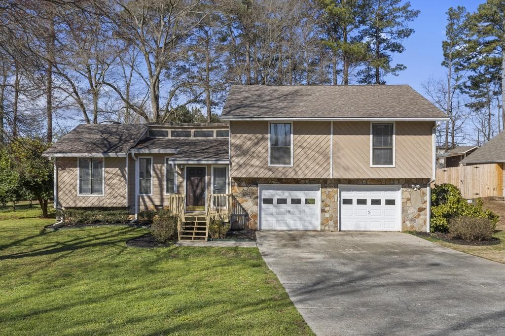 4 bedroom, 3 bathroom single family residence sold at 4273 Meadow Way, Marietta, GA 30066