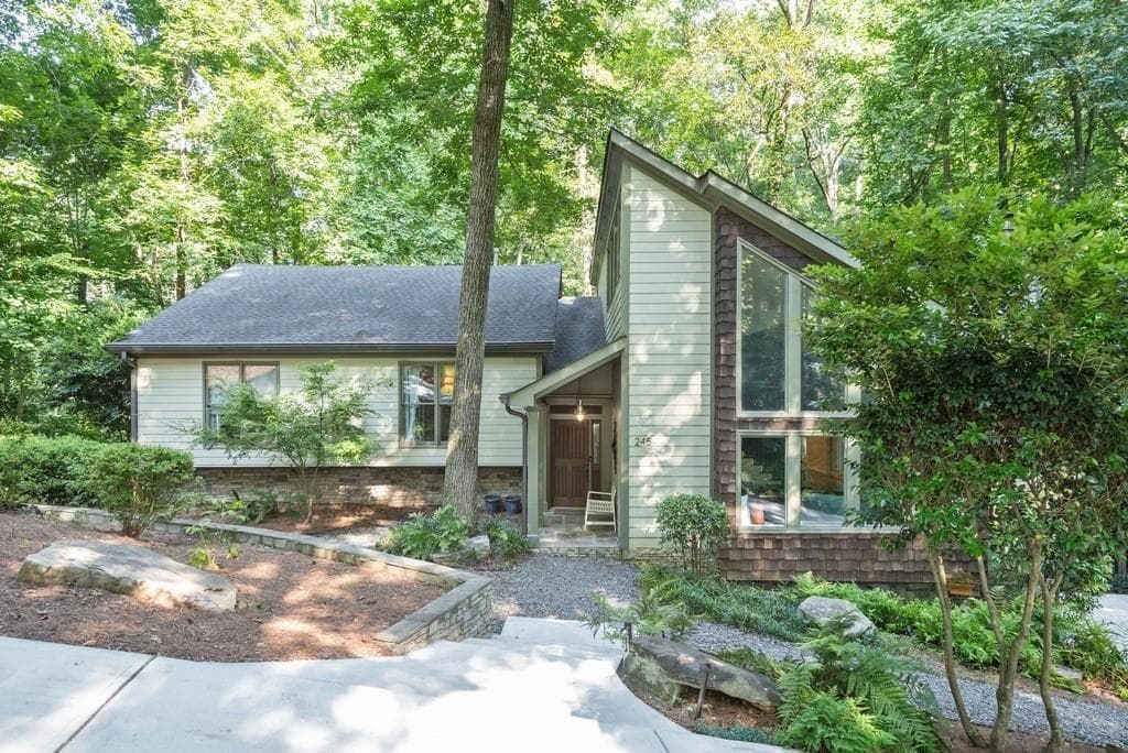 245 Skyridge Drive, Sandy Springs, GA 30350 — most recent listing photo