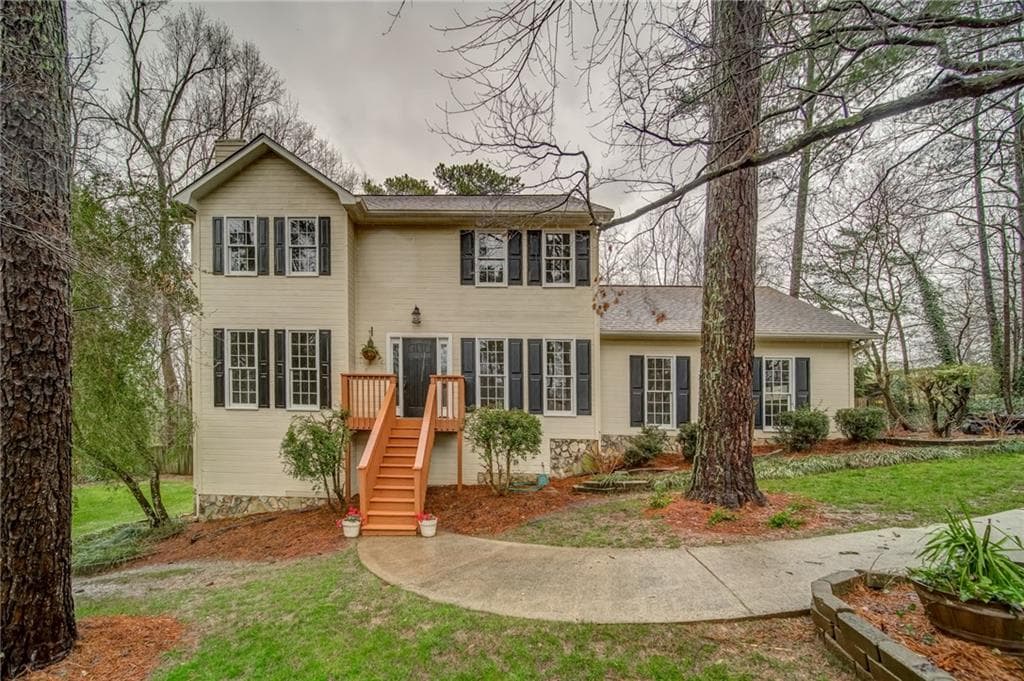 3 bedroom, 3 bathroom, 2,004 sq ft single family residence sold at 303 Gantt Trace, Woodstock, GA 30188