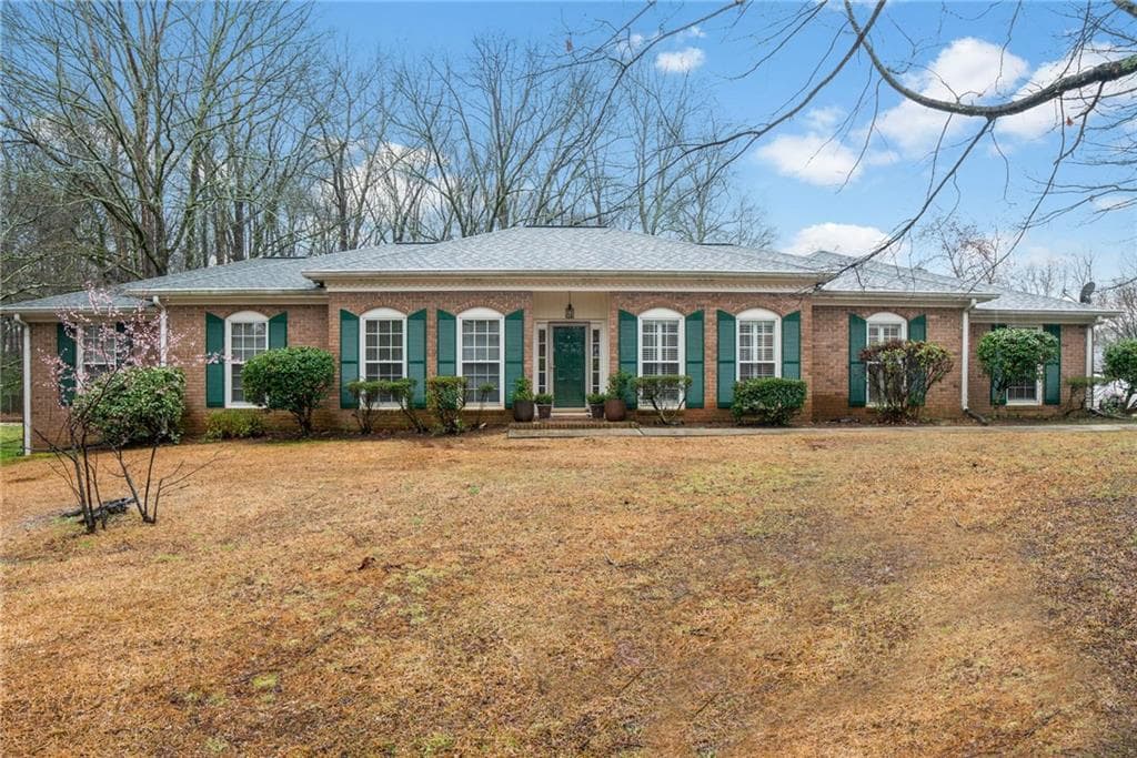 980 Hunterhill Drive, Roswell, GA 30075 — most recent listing photo