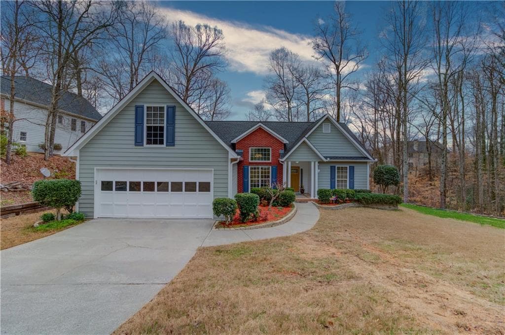 3 bedroom, 2 bathroom, 1,636 sq ft single family residence sold at 3905 Piper Glen Drive, Buford, GA 30519