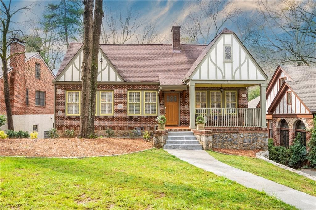 3 bedroom, 2 bathroom, 2,645 sq ft single family residence sold at 512 Lakeshore Drive, Atlanta, GA 30307