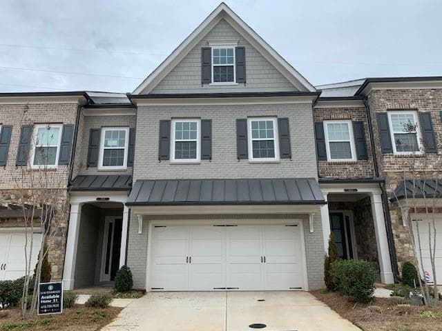 3 bedroom, 3 bathroom, 2,540 sq ft townhouse sold at 4381 Jenkins Drive 56, Roswell, GA 30075
