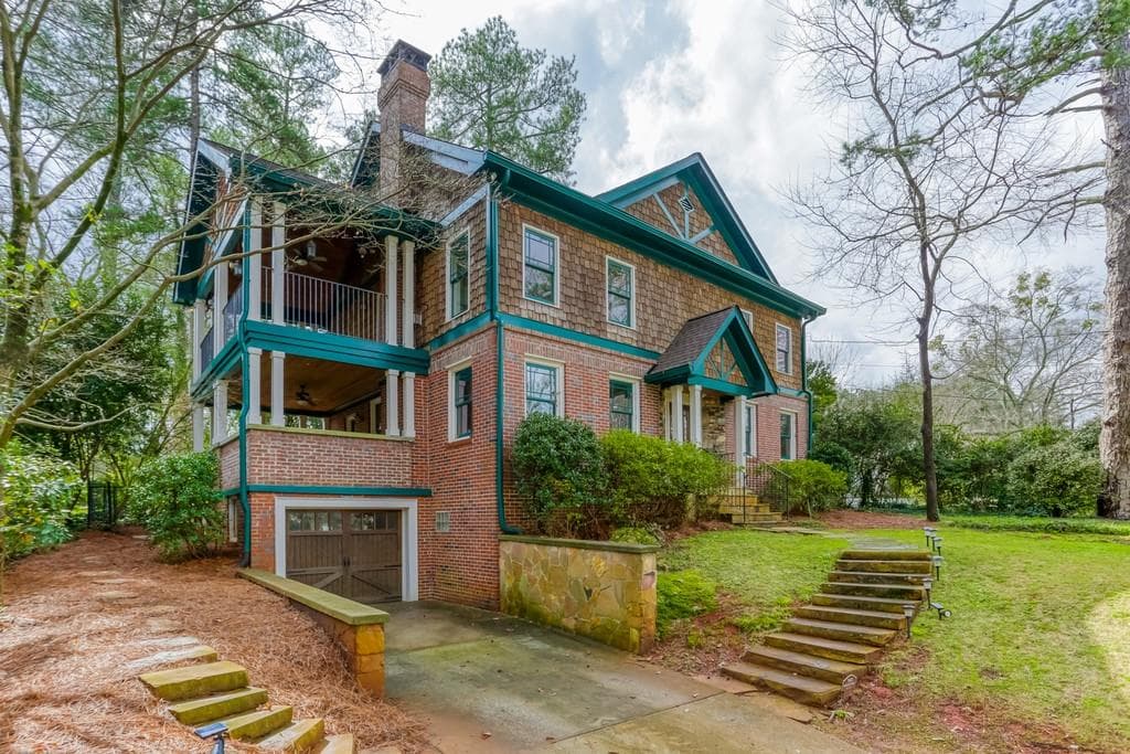 5 bedroom, 3 bathroom, 3,092 sq ft single family residence sold at 135 Griffin Circle, Decatur, GA 30030