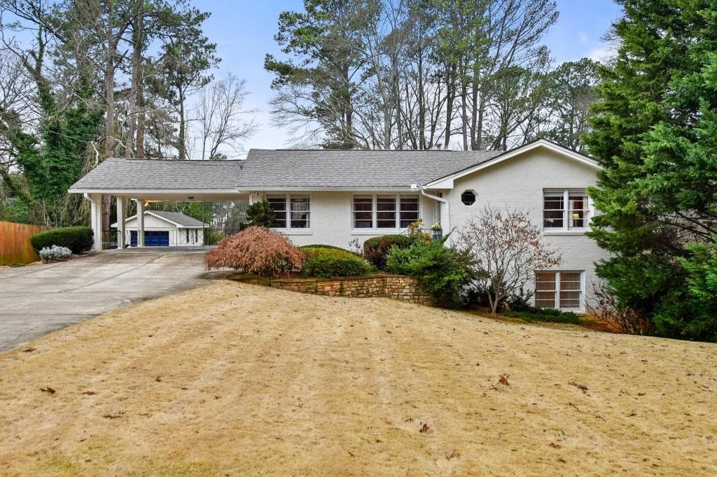 6350 N Hampton Drive, Sandy Springs, GA 30328 — most recent listing photo