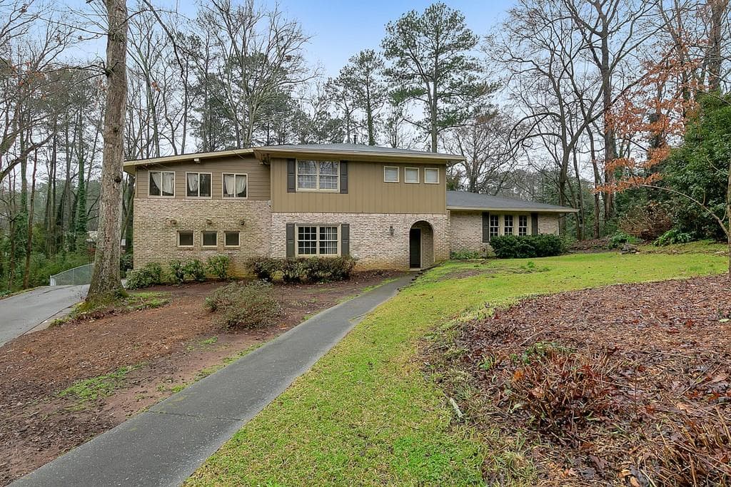 3 bedroom, 2 bathroom, 2,246 sq ft single family residence sold at 581 VILLAGE GREEN Court, Lilburn, GA 30047