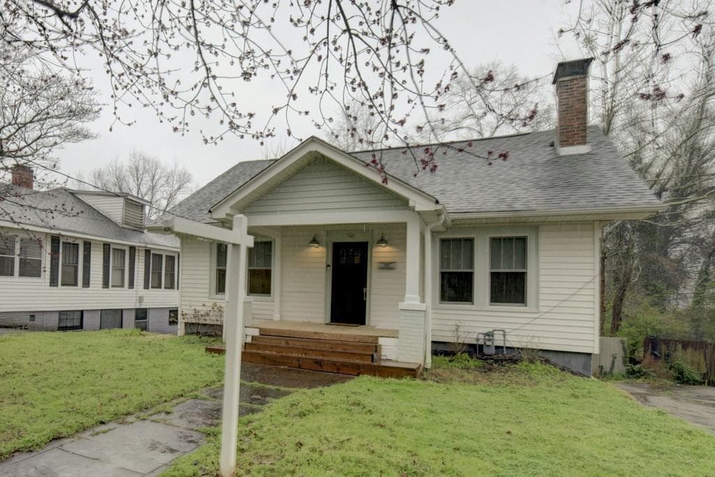 2 bedroom, 2 bathroom, 1,120 sq ft single family residence sold at 1040 Katherwood Drive, Atlanta, GA 30310