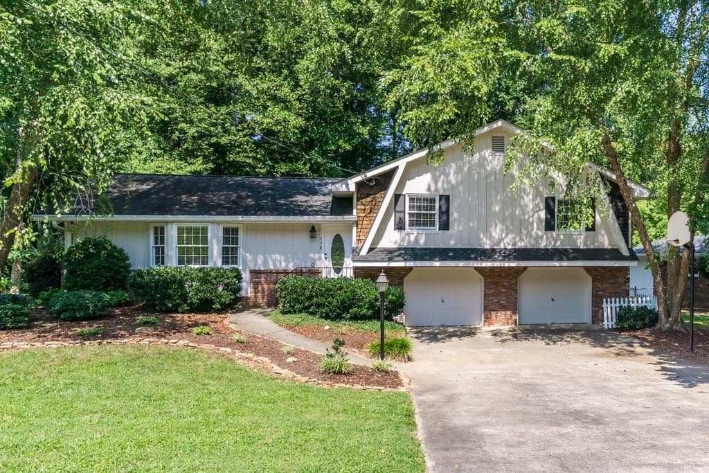 738 FOXCROFT Trail, Marietta, GA 30067 — most recent listing photo