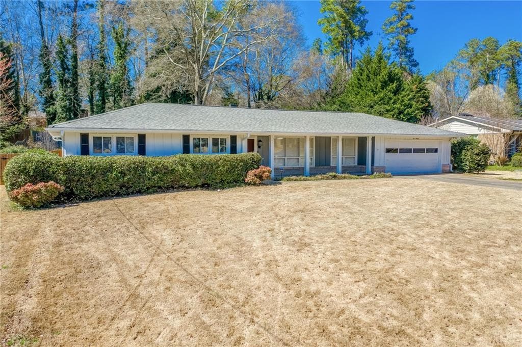 1090 Tuxedo Court, Roswell, GA 30075 — most recent listing photo