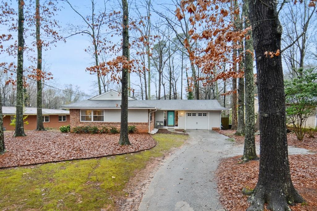 3 bedroom, 2 bathroom, 1,541 sq ft single family residence sold at 1580 Delia Drive, Decatur, GA 30033