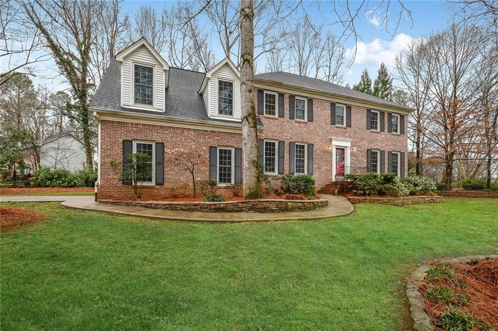 4 bedroom, 4 bathroom, 4,306 sq ft single family residence sold at 140 Barrow Downs, Alpharetta, GA 30004