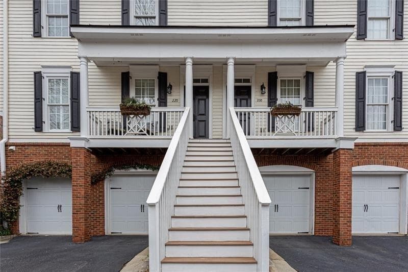 3 bedroom, 4 bathroom, 2,400 sq ft townhouse sold at 220 Neel Reid Drive, Roswell, GA 30075