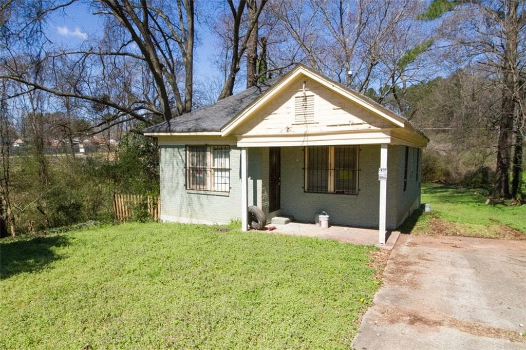 3 bedroom, 1 bathroom, 1,266 sq ft single family residence sold at 1030 Pluma Drive, Atlanta, GA 30316