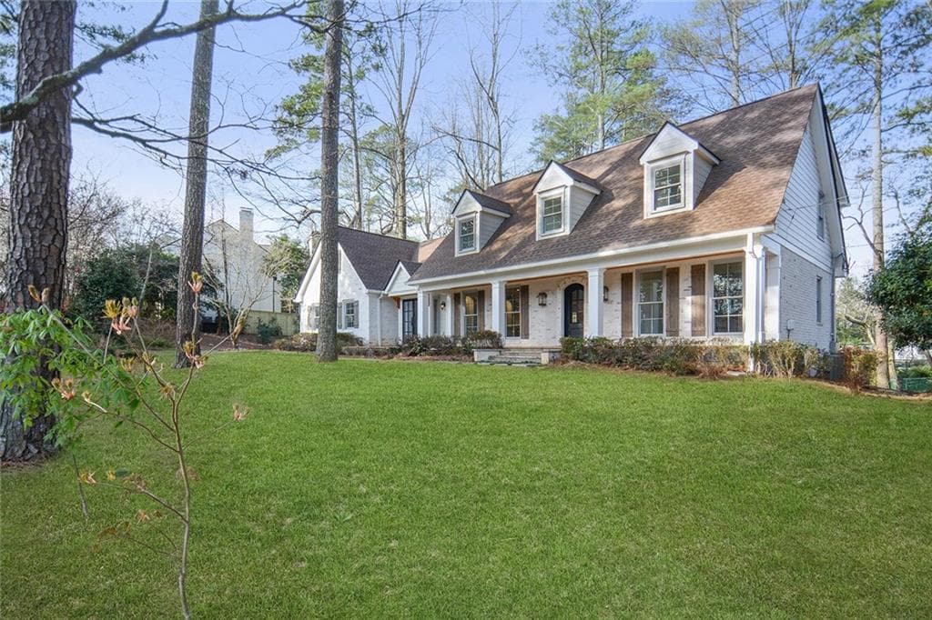 300 Hunters Trace Circle, Sandy Springs, GA 30328 — most recent listing photo