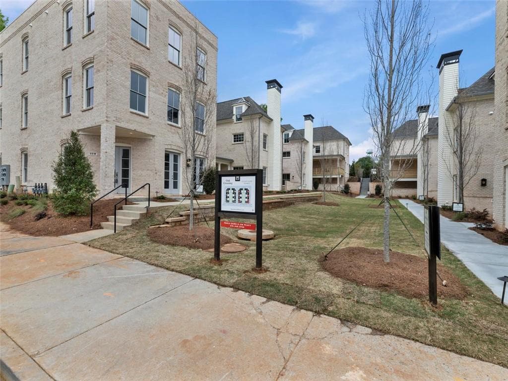 3 bedroom, 4 bathroom, 2,795 sq ft townhouse sold at 510 Clover Court 13, Roswell, GA 30075