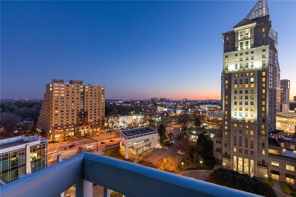 2 bedroom, 2 bathroom, 1,238 sq ft condominium sold at 3324 Peachtree Road 1114, Atlanta, GA 30326