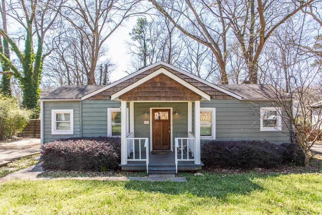 2 bedroom, 2 bathroom, 1,007 sq ft single family residence sold at 132 Murray Hill Avenue, Atlanta, GA 30317