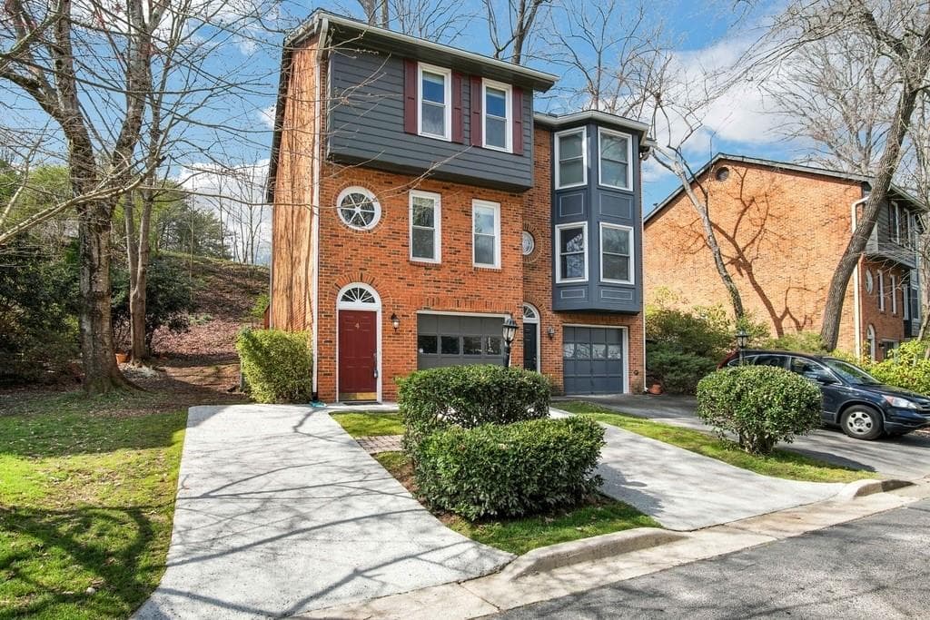 2 bedroom, 2 bathroom, 1,224 sq ft townhouse sold at 428 Page Avenue 4, Atlanta, GA 30307
