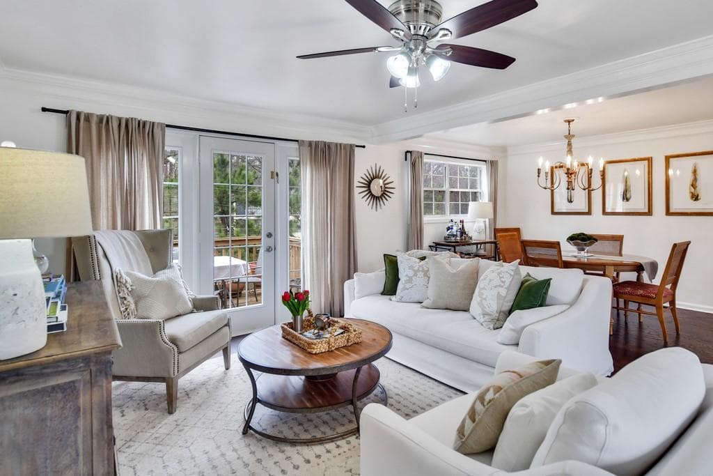 2 bedroom, 1 bathroom, 1,020 sq ft condominium sold at 311 Peachtree Hills Avenue 14B, Atlanta, GA 30305