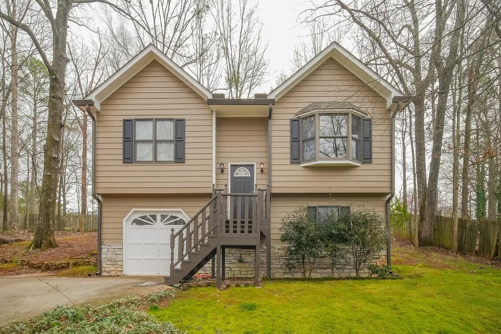 3 bedroom, 2 bathroom, 1,902 sq ft single family residence sold at 60 WOODLAND Road, Cartersville, GA 30120