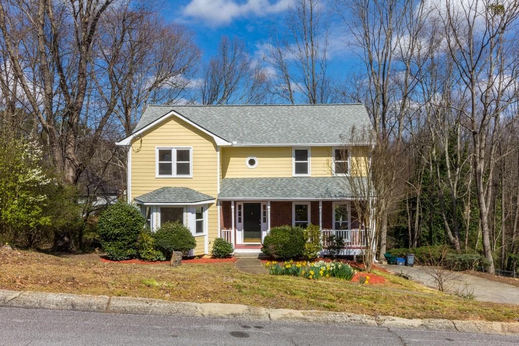 3 bedroom, 3 bathroom, 1,976 sq ft single family residence sold at 1615 MAPLE RIDGE Drive, Suwanee, GA 30024