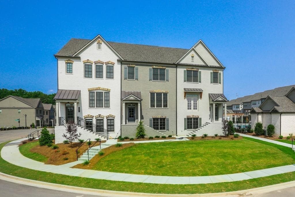 1896 Skyfall Circle, Brookhaven, GA 30319 — most recent listing photo