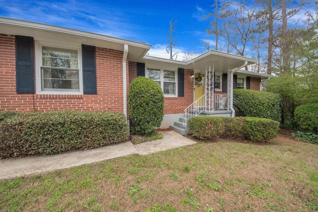 3 bedroom, 2 bathroom, 1,418 sq ft single family residence sold at 2274 Willivee Place, Decatur, GA 30033