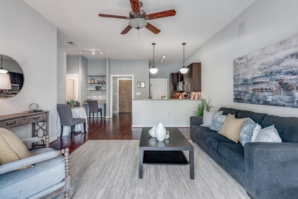 1 bedroom, 1 bathroom, 810 sq ft condominium sold at 870 Inman Village Parkway 228, Atlanta, GA 30307