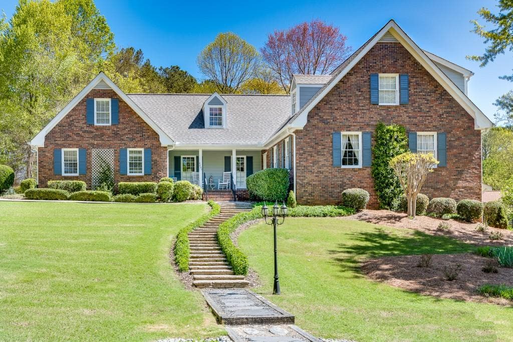 5 bedroom, 4 bathroom, 4,000 sq ft single family residence sold at 4205 Lansdowne Drive, Atlanta, GA 30339