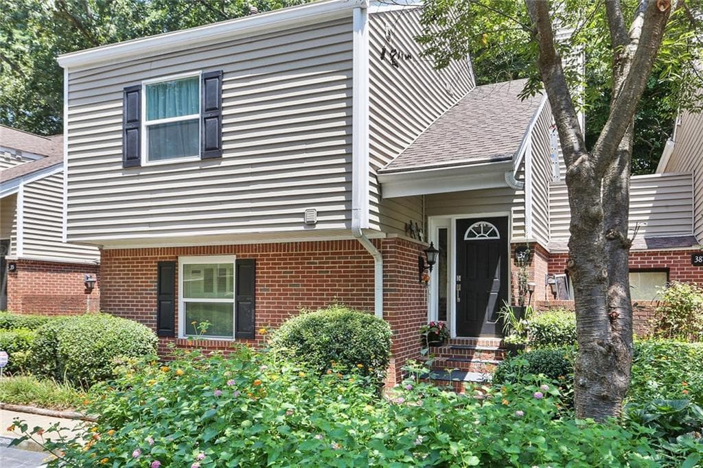 2 bedroom, 2 bathroom, 1,776 sq ft condominium sold at 37 Dunwoody Springs Drive, Atlanta, GA 30328