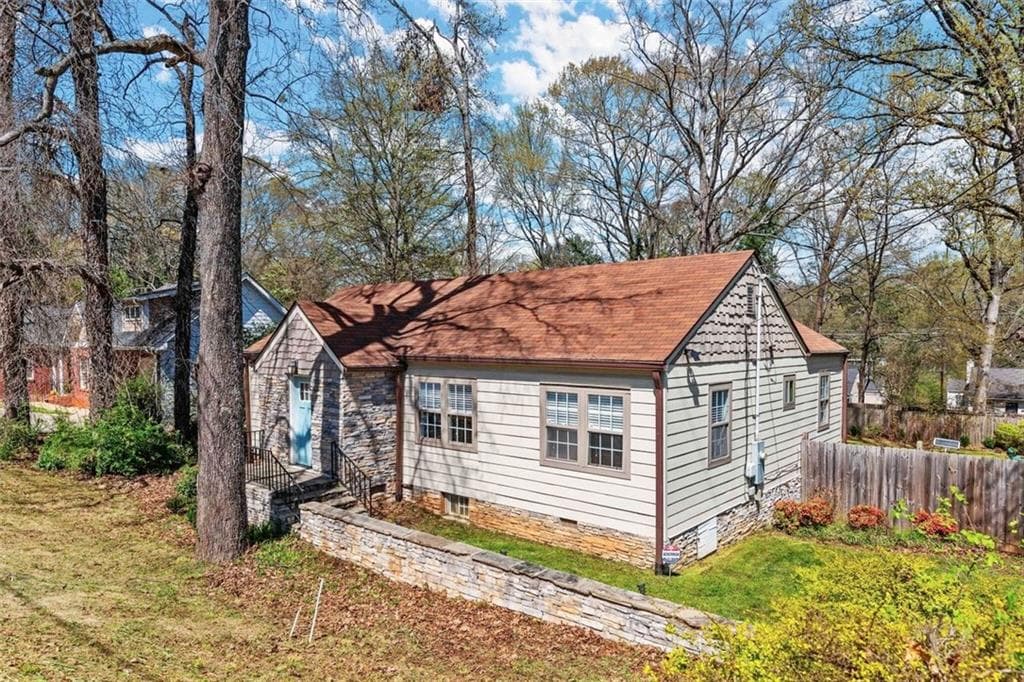 4 bedroom, 3 bathroom, 2,414 sq ft single family residence sold at 3266 Glenwood Road, Decatur, GA 30032