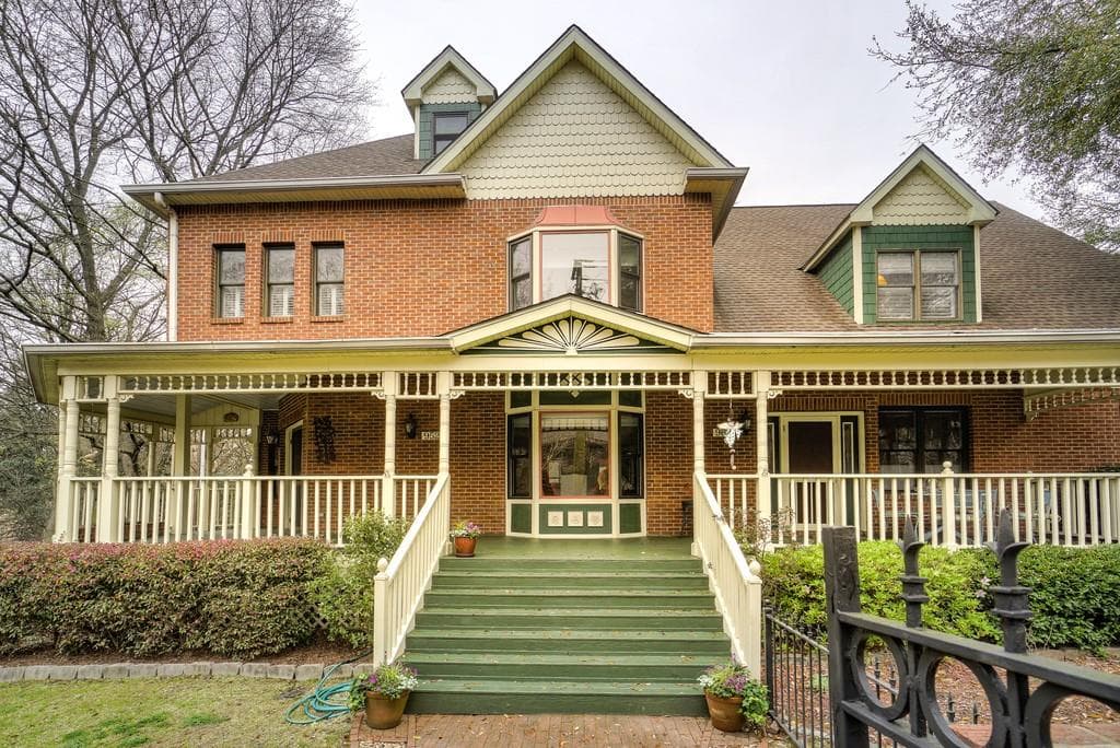 5 bedroom, 5 bathroom, 3,542 sq ft townhouse sold at 952 Edgewood Avenue, Atlanta, GA 30307