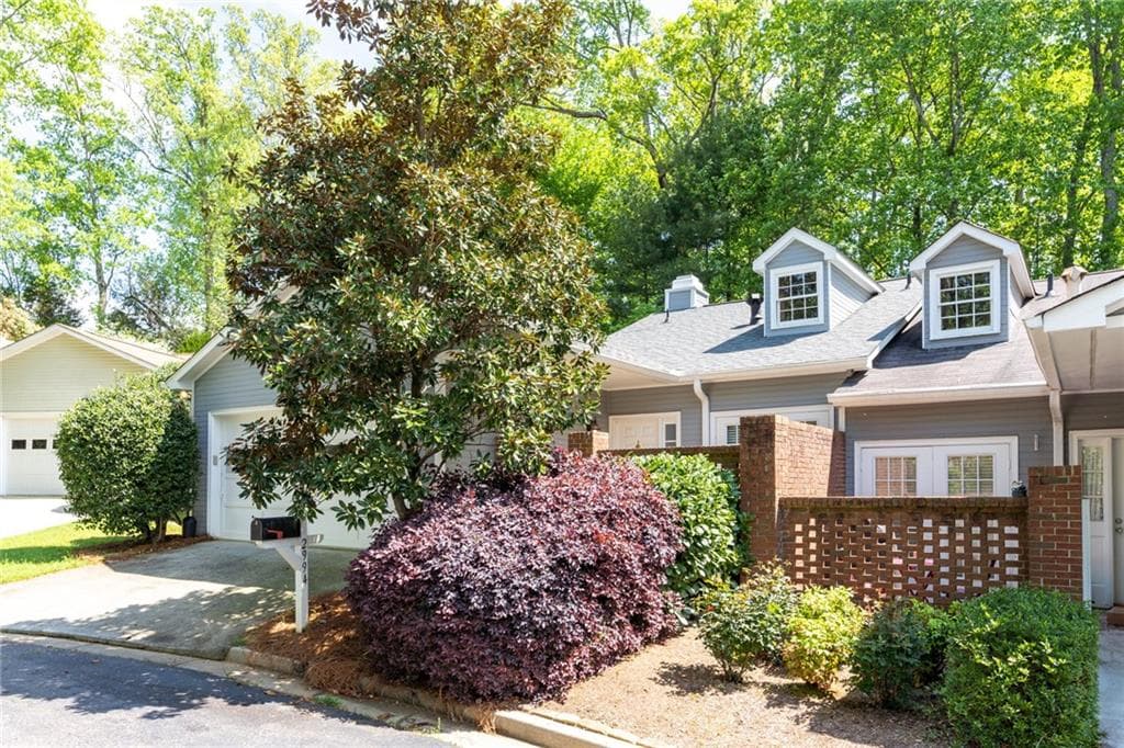 2 bedroom, 2 bathroom, 1,382 sq ft townhouse sold at 2994 Crosswycke Forest Drive, Brookhaven, GA 30319
