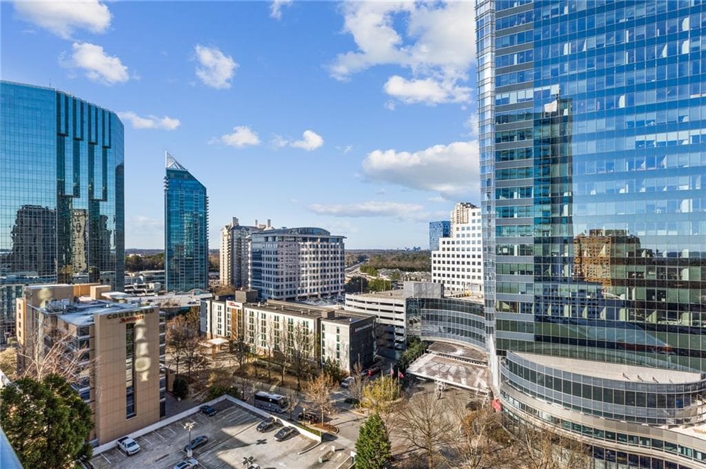 1 bedroom, 1 bathroom, 736 sq ft condominium sold at 3324 Peachtree Road 1213, Atlanta, GA 30326