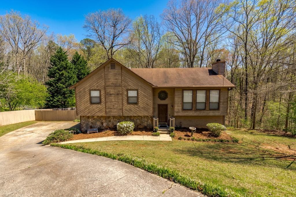 3 bedroom, 2 bathroom, 1,604 sq ft single family residence sold at 4040 Feather Drive, Douglasville, GA 30135