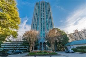 1 bedroom, 1 bathroom, 807 sq ft condominium sold at 2870 Pharr Court South 2807, Atlanta, GA 30305