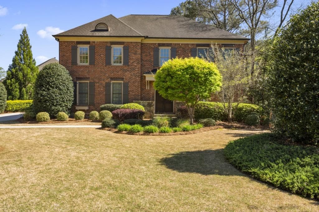 5 bedroom, 6 bathroom, 4,604 sq ft single family residence sold at 1051 Gramercy Lane, Alpharetta, GA 30004