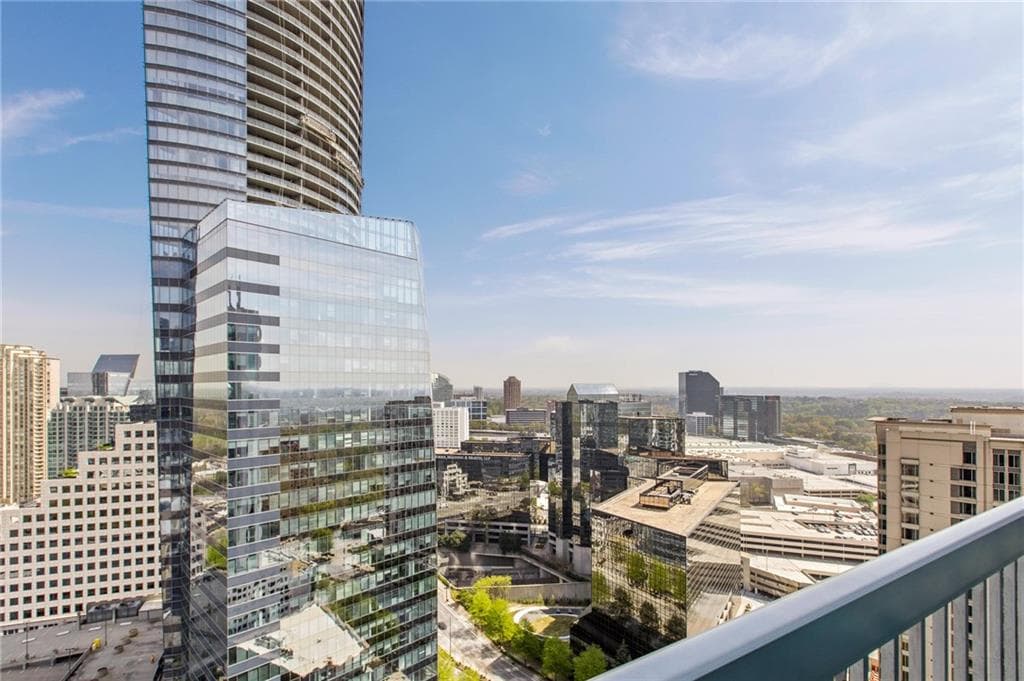 1 bedroom, 1 bathroom, 734 sq ft condominium sold at 3324 Peachtree Road 2517, Atlanta, GA 30326