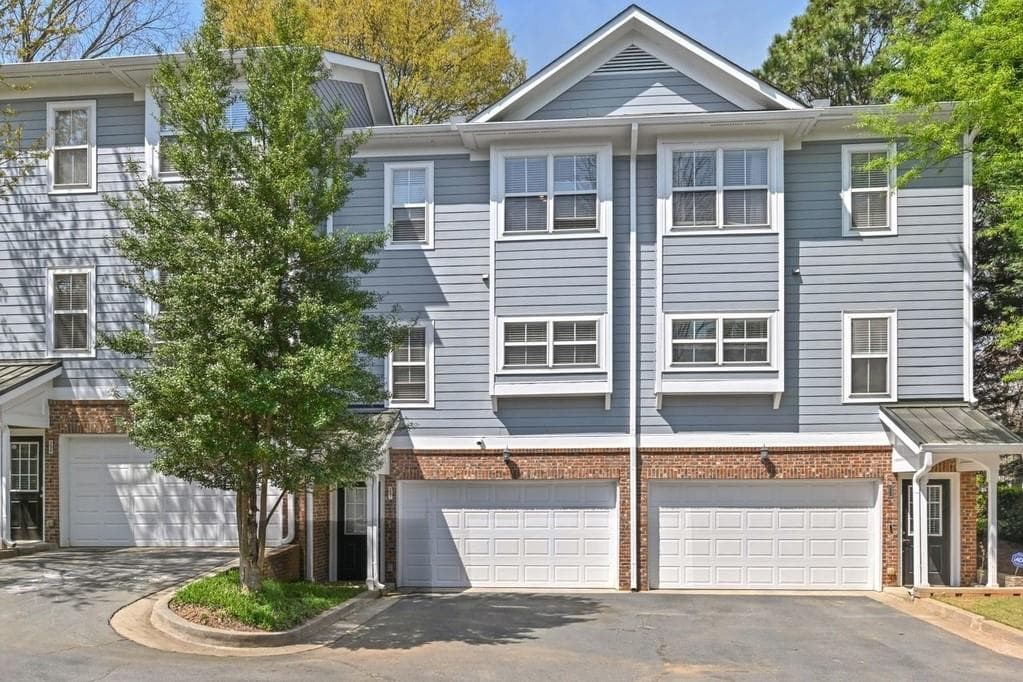 2 bedroom, 2 bathroom, 1,172 sq ft townhouse sold at 232 Carlyle Park Drive, Atlanta, GA 30307