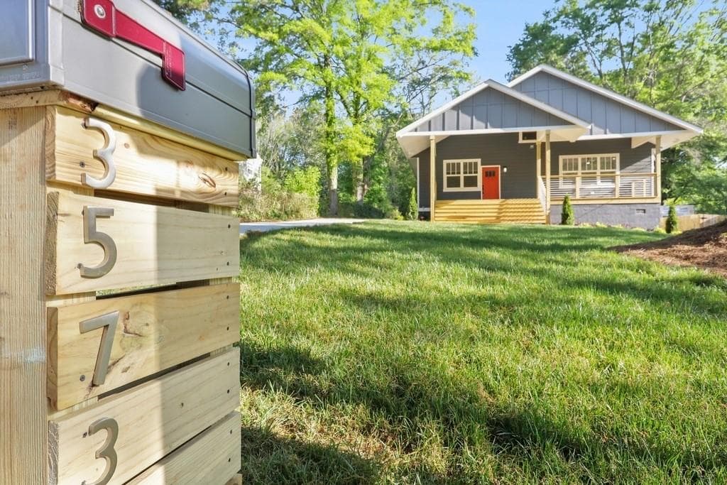 3 bedroom, 3 bathroom, 1,872 sq ft single family residence sold at 3573 Orchard Circle, Decatur, GA 30032