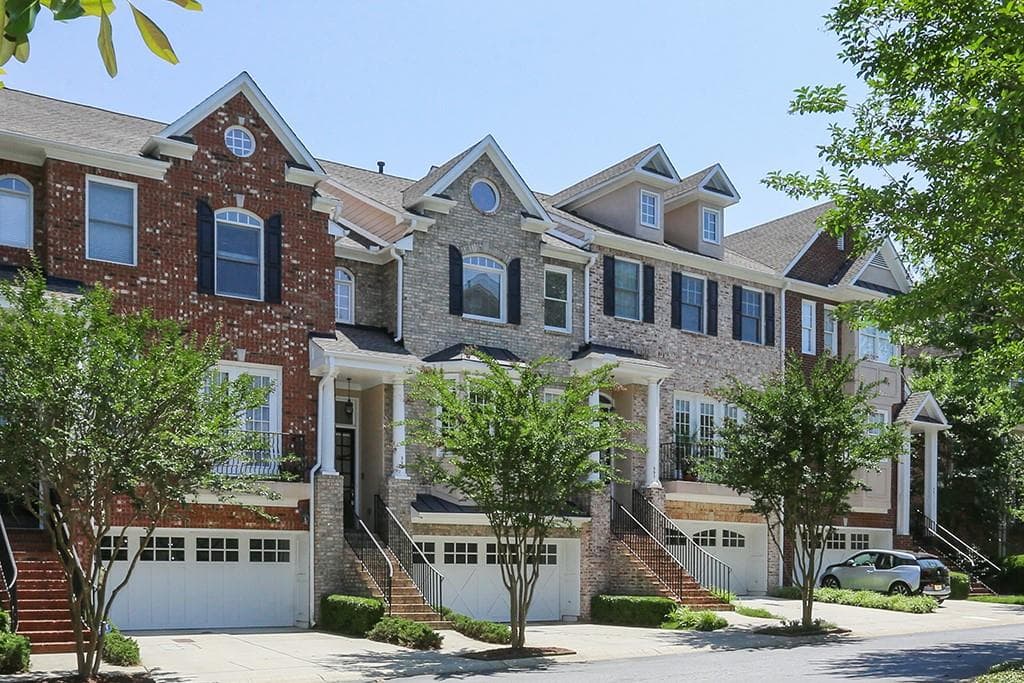 3 bedroom, 4 bathroom, 3,275 sq ft townhouse sold at 995 Emory Parc Place, Decatur, GA 30033