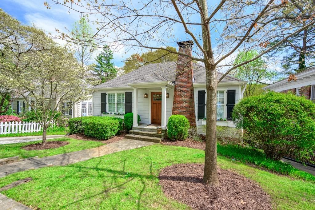 3 bedroom, 4 bathroom, 2,600 sq ft single family residence sold at 2507 Acorn Avenue, Atlanta, GA 30305