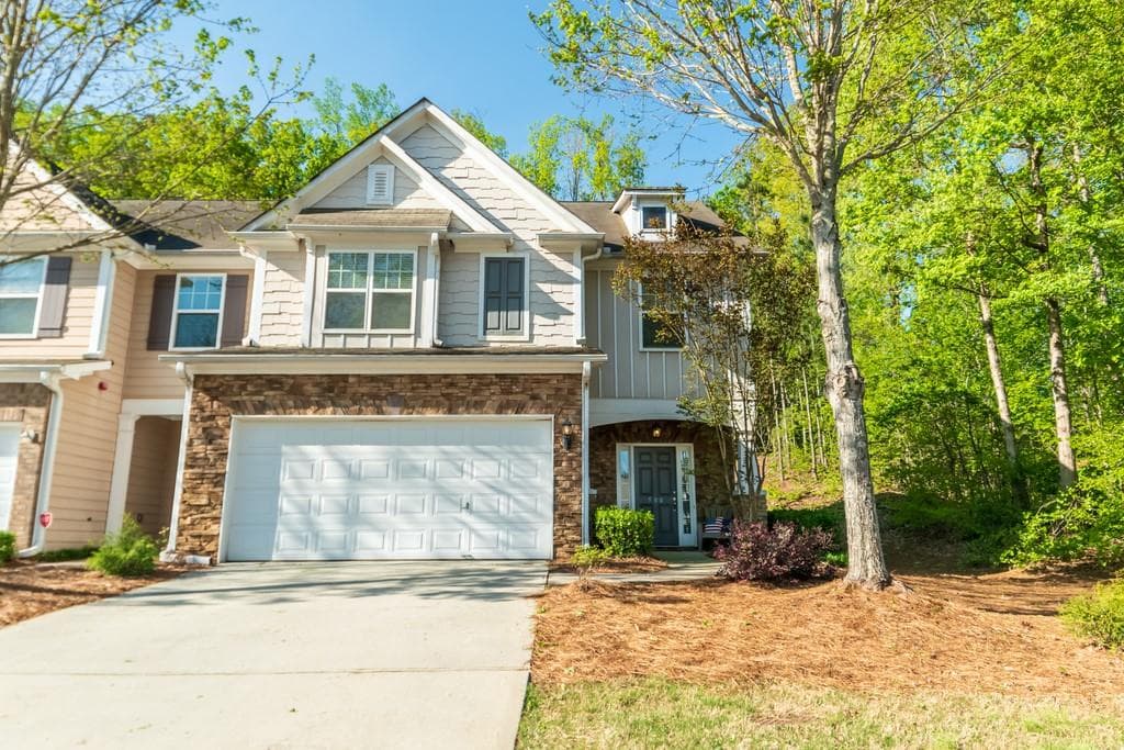 3 bedroom, 3 bathroom, 2,044 sq ft townhouse sold at 500 Hillside Trail, Woodstock, GA 30188