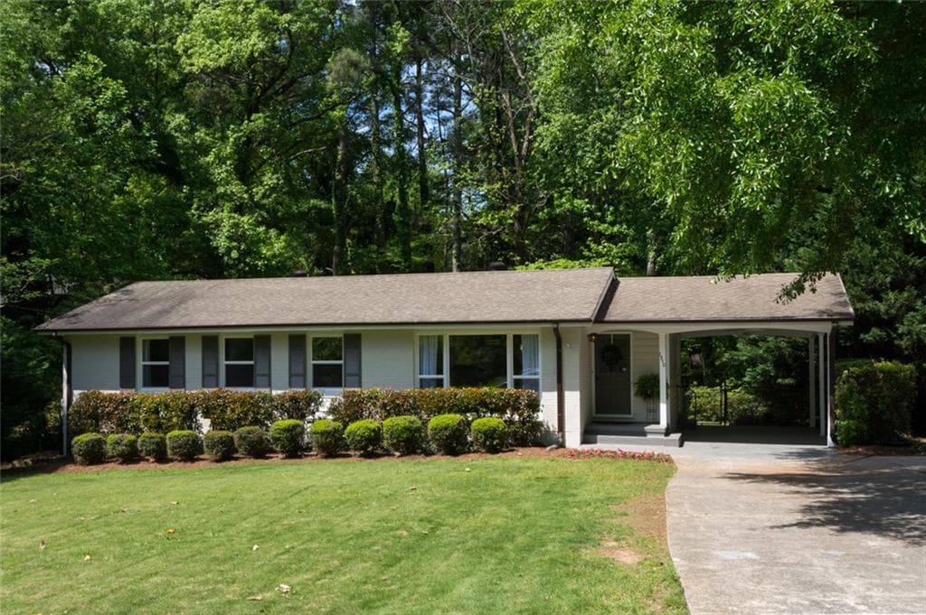 3 bedroom, 2 bathroom, 1,258 sq ft single family residence sold at 1970 Glenroy Place, Smyrna, GA 30080