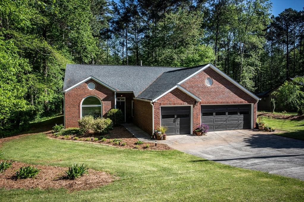 3 bedroom, 2 bathroom, 1,868 sq ft single family residence sold at 5635 Bay Island Cay, Acworth, GA 30101