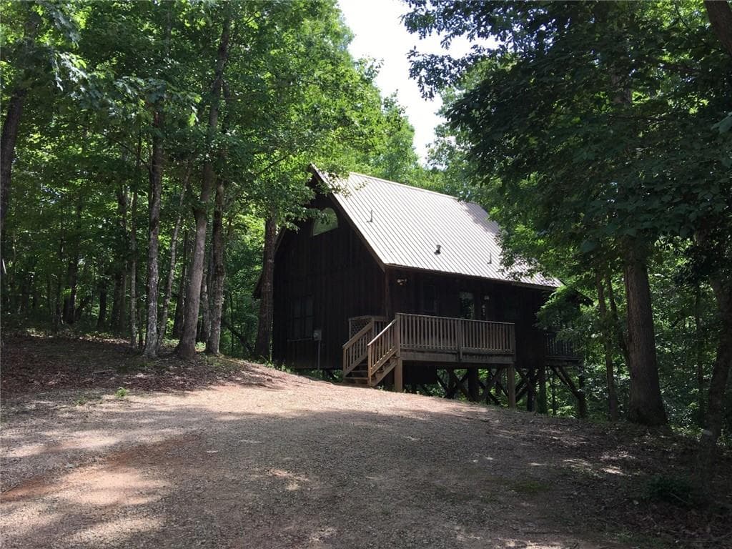 324 Peaceful Waters Circle, Demorest, GA 30535 — most recent listing photo